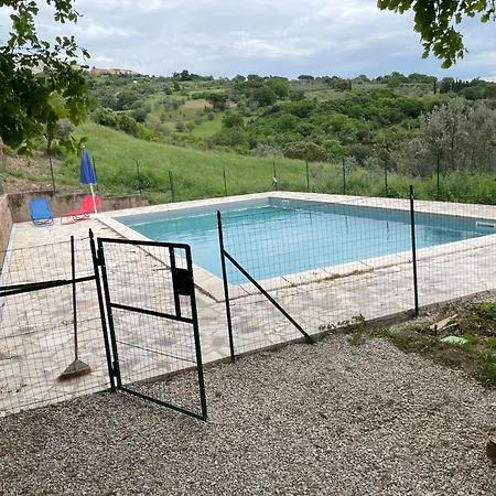 Podere Buriano, With Swimmingpool Daire *